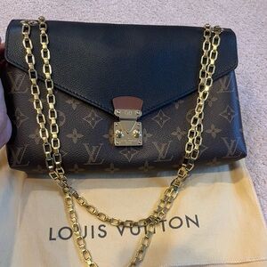 Louis Vuitton Pallas chain black monogram